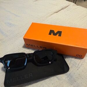 Meller Tana all Black Sunglasses